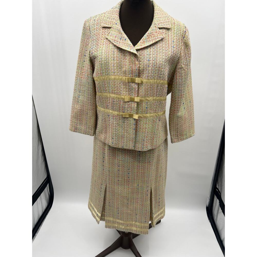 SAG HARBOR 2 Piece Tweed Like Skirt Suit Set Size 10 Cream Jacket Career Chic